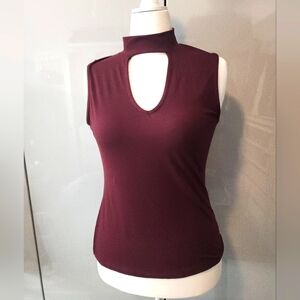 Sleeveless Cut out shirt
